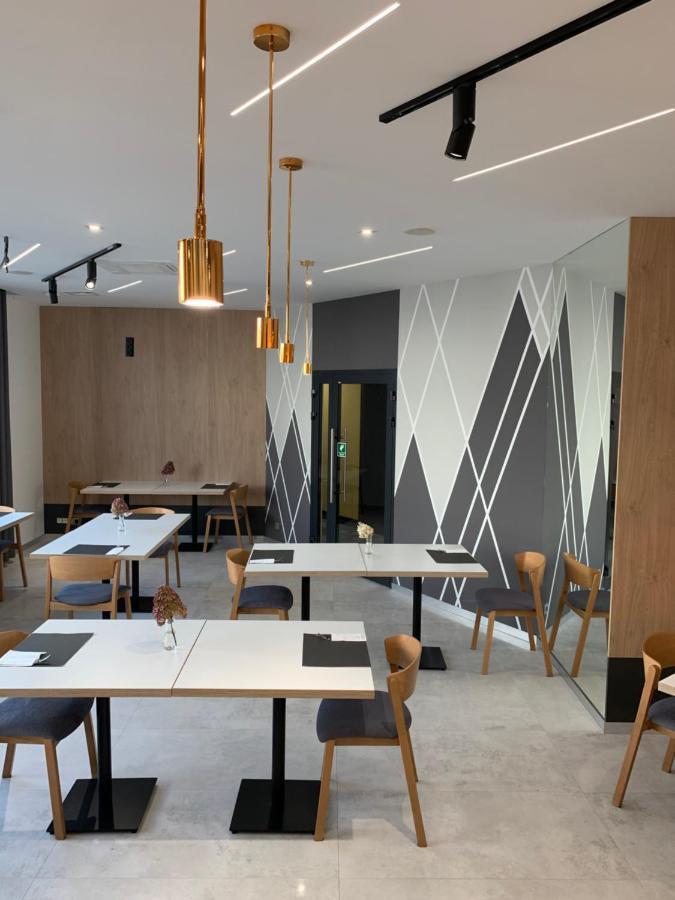 Hotel Coliber Klobuck Ngoại thất bức ảnh