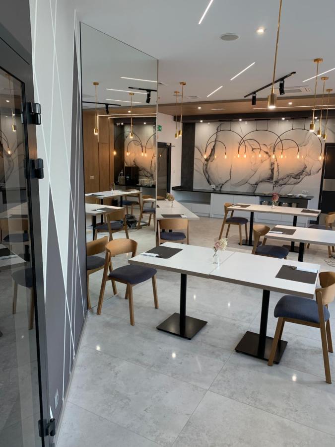 Hotel Coliber Klobuck Ngoại thất bức ảnh